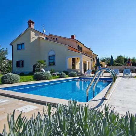 Holiday home Perla Klaudio