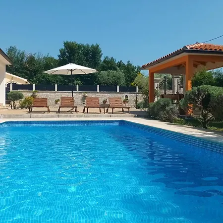 Perla Klaudio بيت للعطل